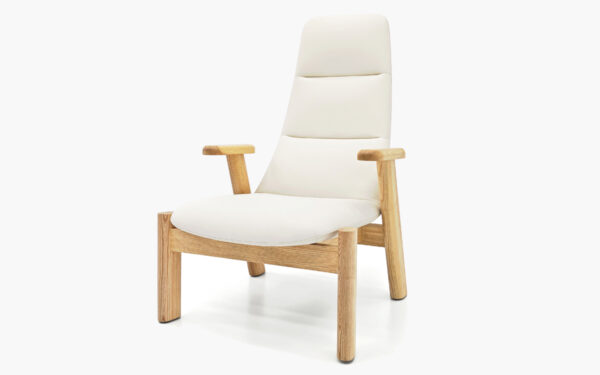 High-back Solid Wooden Base Luxury Leather Lounge Chair